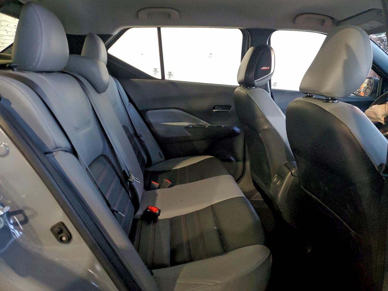 2021 NISSAN KICKS SR photo 11
