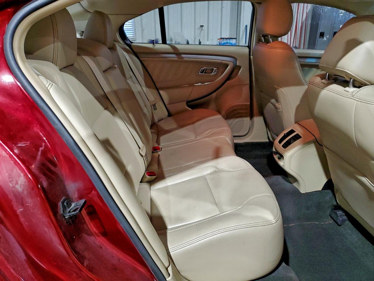 2014 FORD TAURUS SEL photo 28