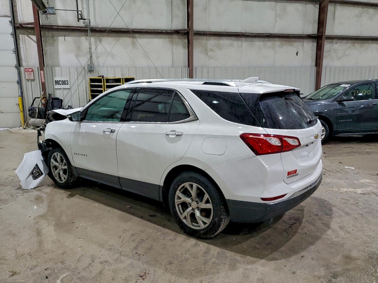 2018 CHEVROLET EQUINOX PREMIER photo 2