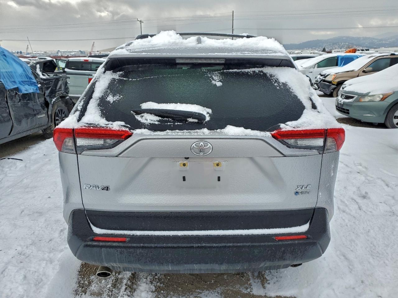 2025 TOYOTA RAV4 XLE photo 6