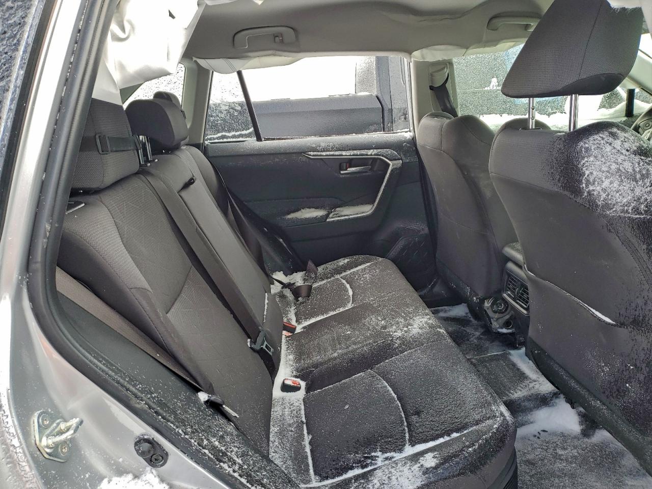 2025 TOYOTA RAV4 XLE photo 10
