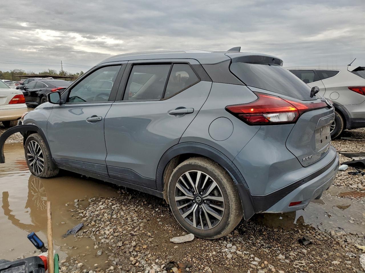 2021 NISSAN KICKS SV photo 3