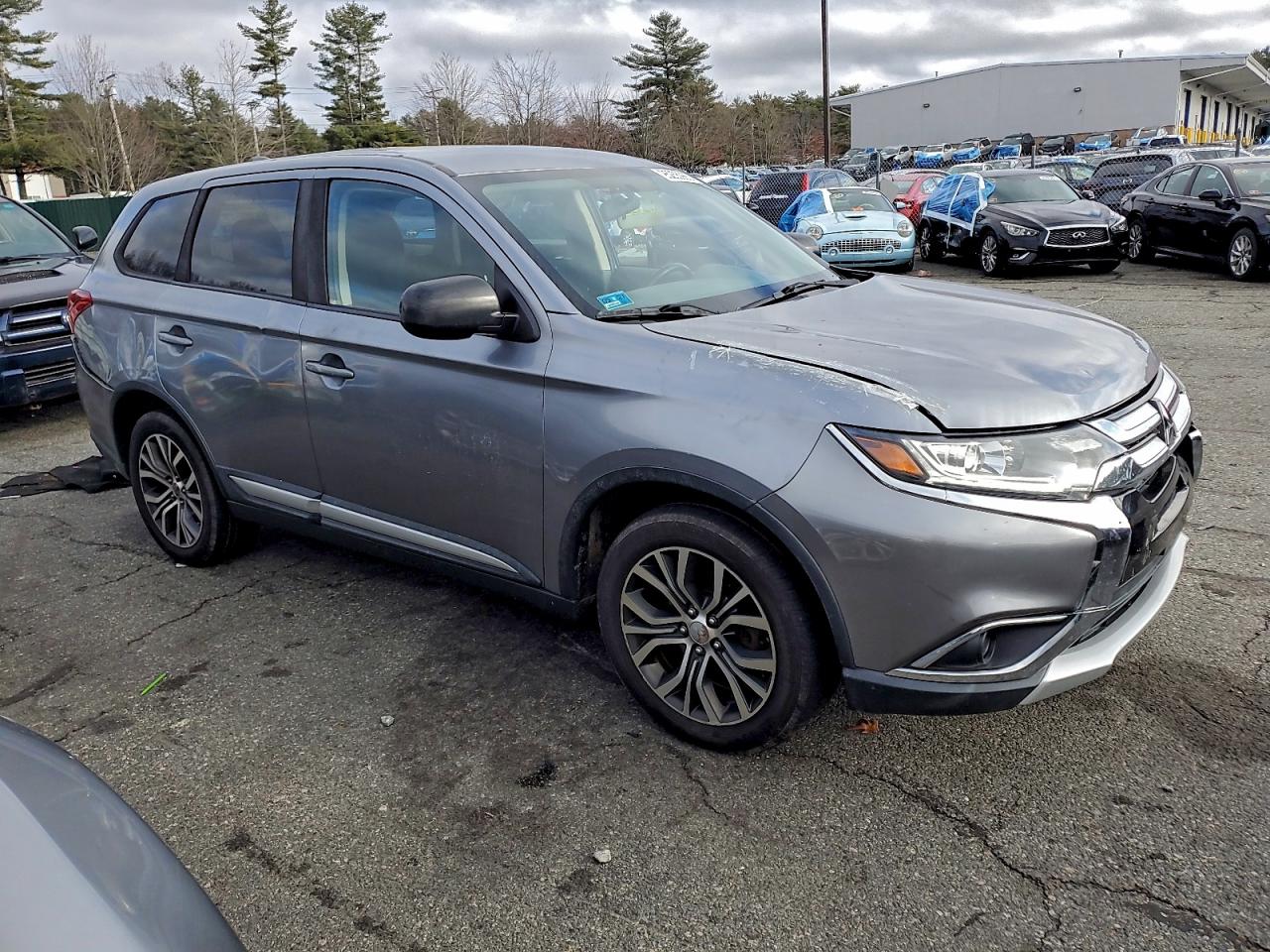 2017 MITSUBISHI OUTLANDER ES photo 4