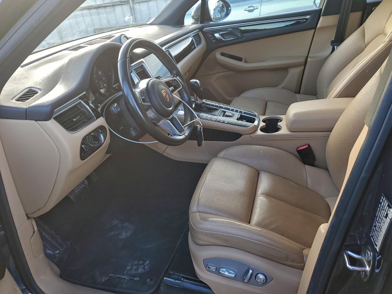 2018 PORSCHE MACAN photo 13