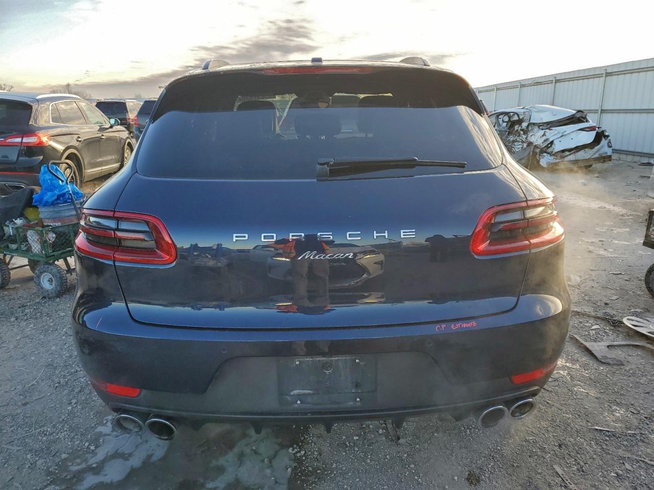 2018 PORSCHE MACAN photo 11