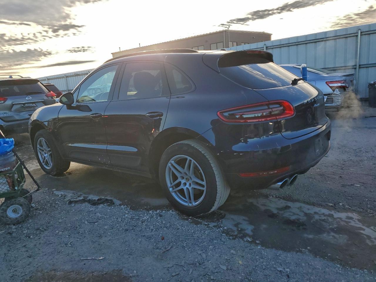 2018 PORSCHE MACAN photo 3