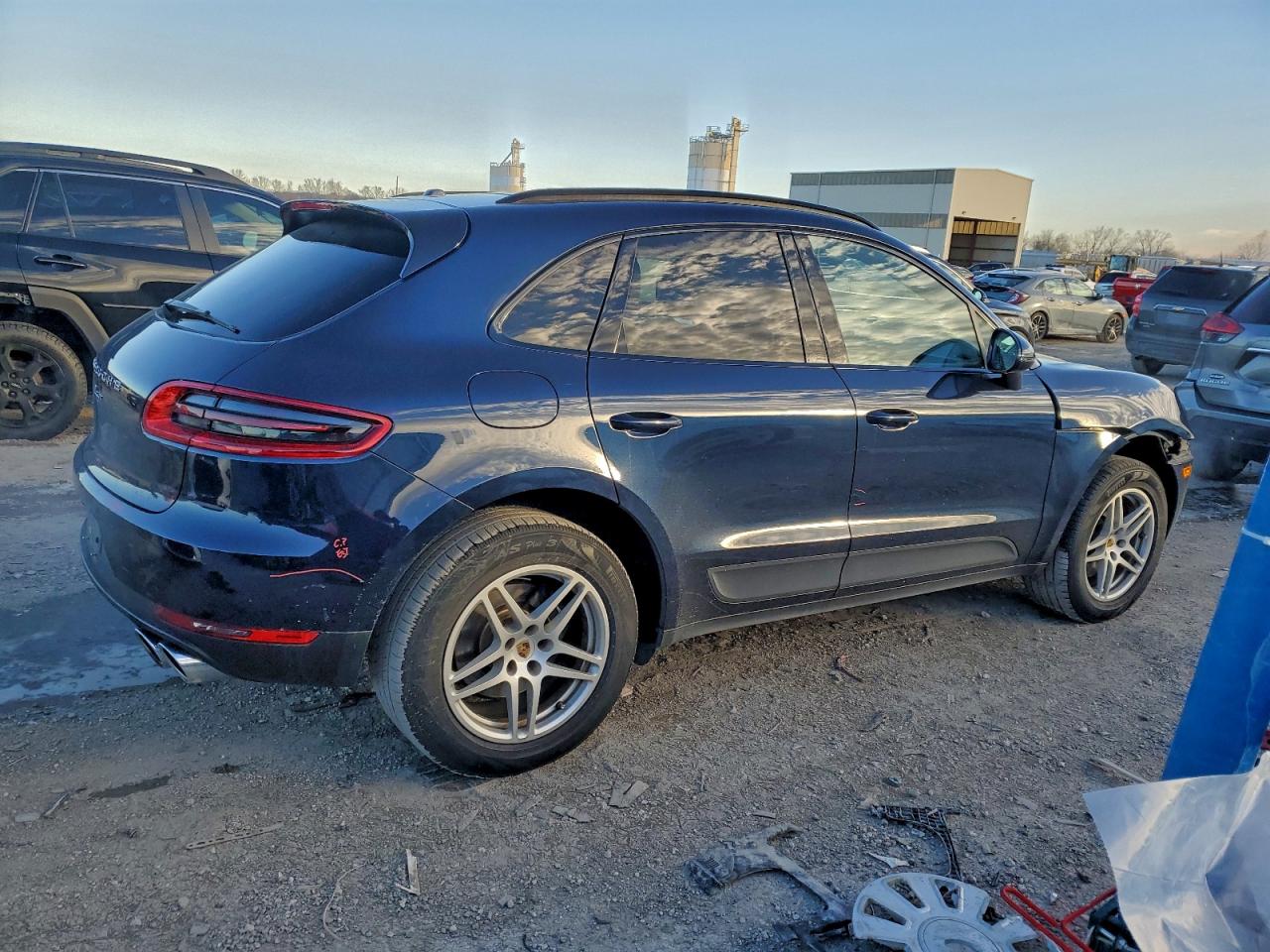 2018 PORSCHE MACAN photo 5