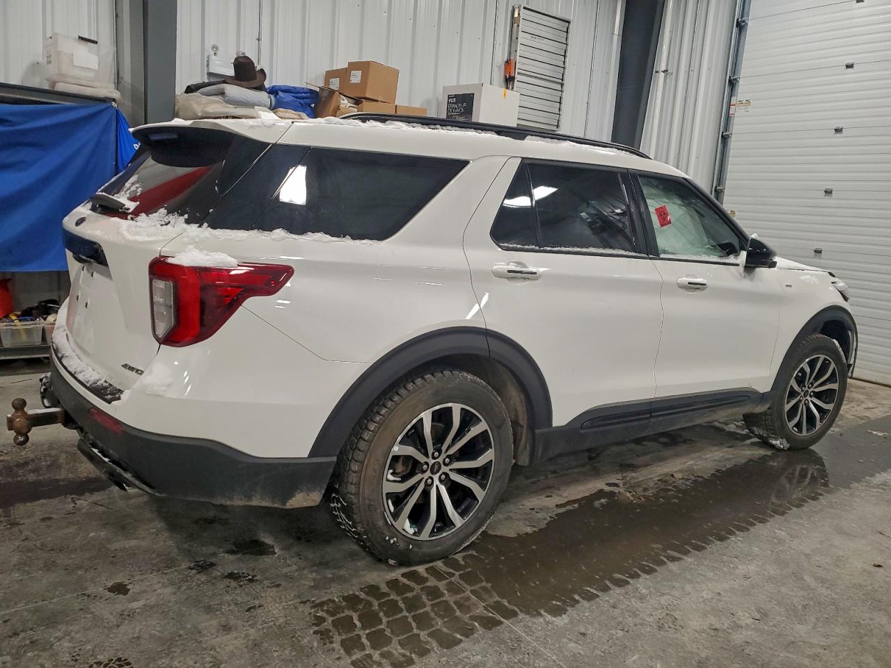 2023 FORD EXPLORER ST-LINE photo 3