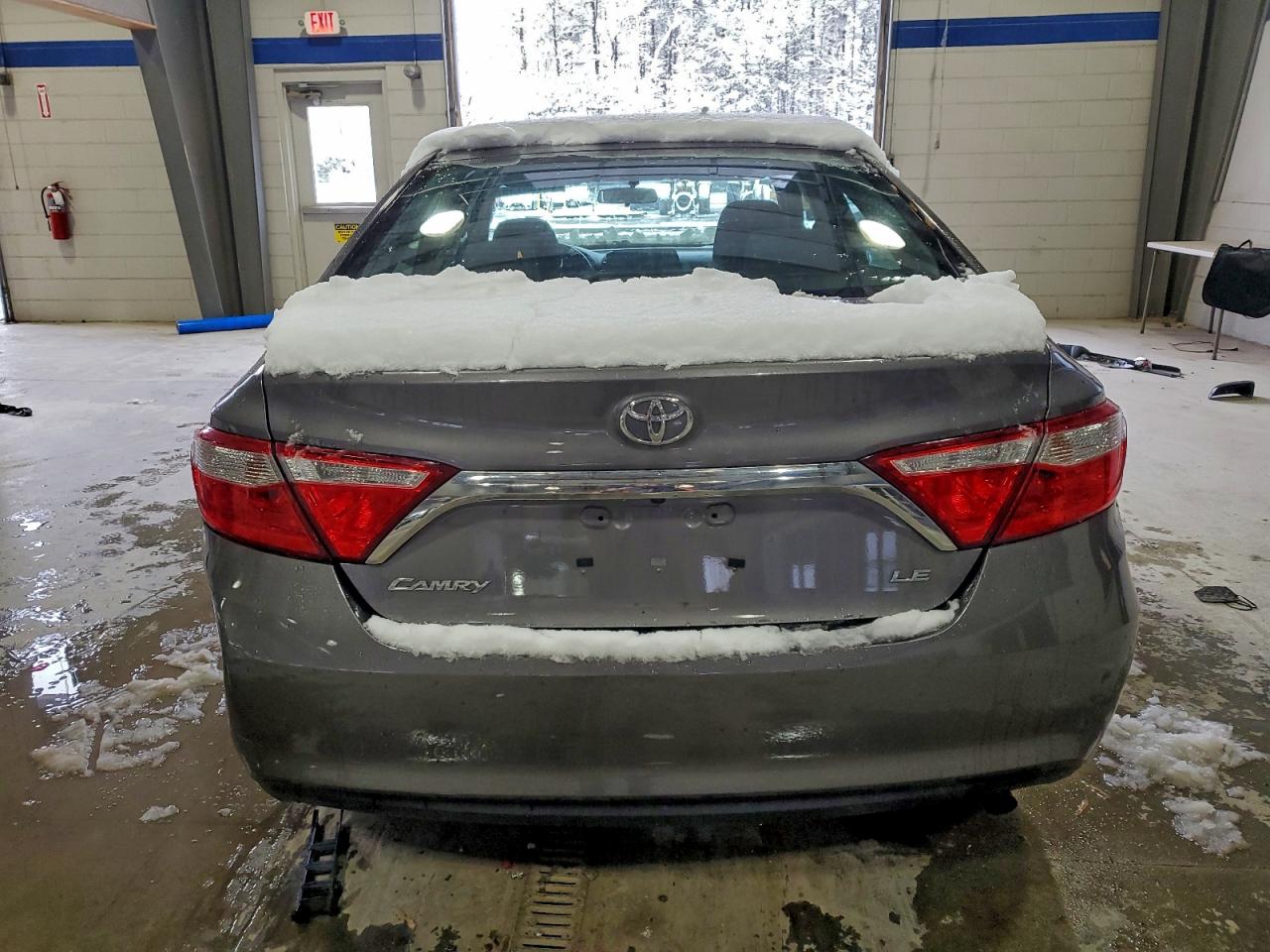 2017 TOYOTA CAMRY LE photo 6
