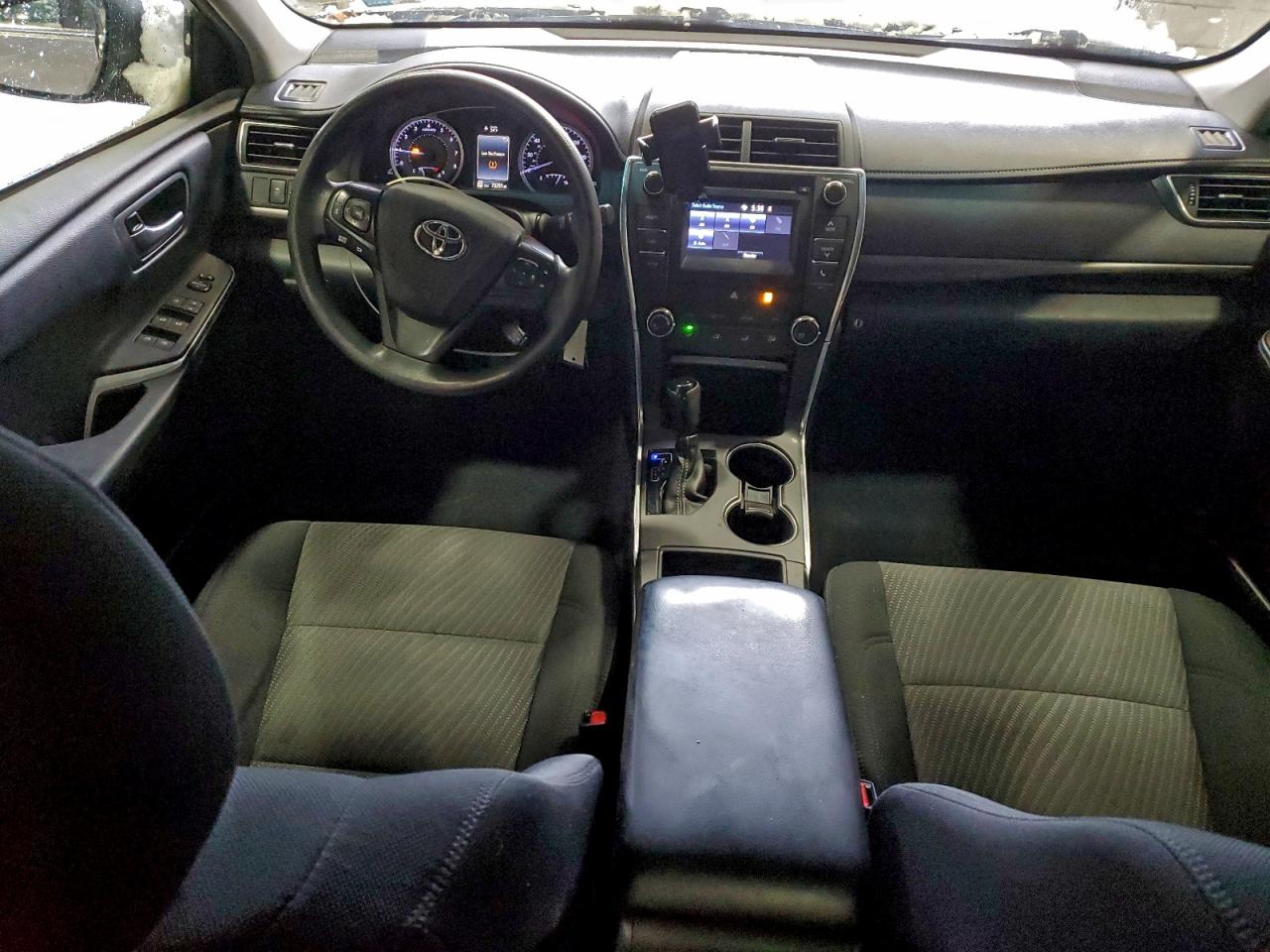 2017 TOYOTA CAMRY LE photo 8