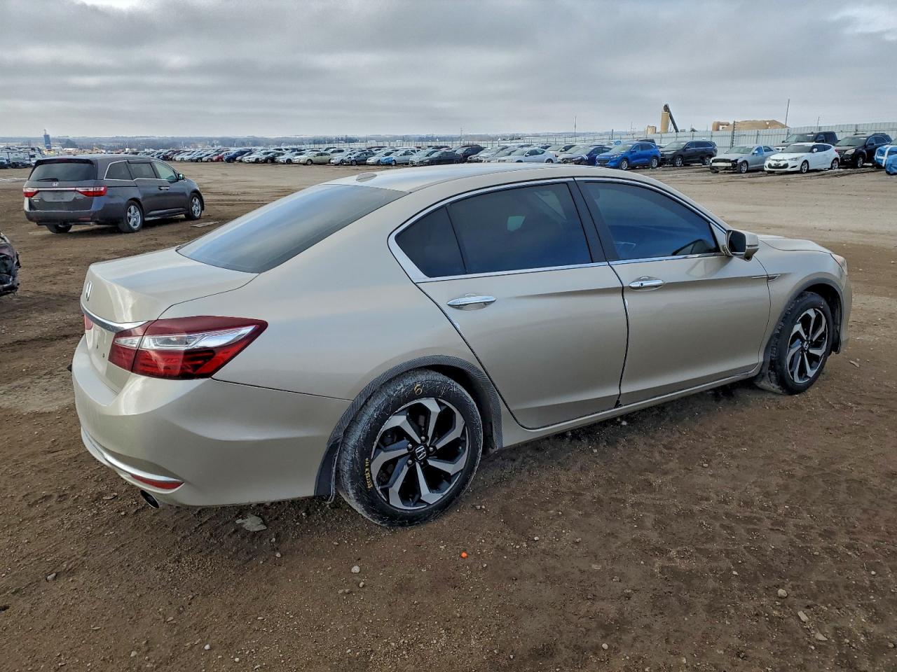 2016 HONDA ACCORD EX photo 5