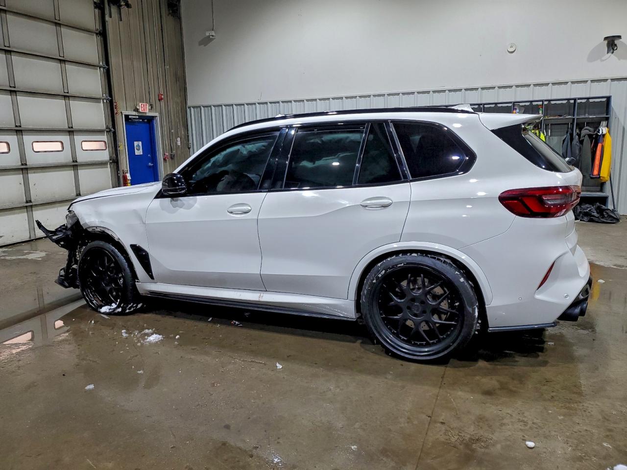 2022 BMW X5 M photo 2