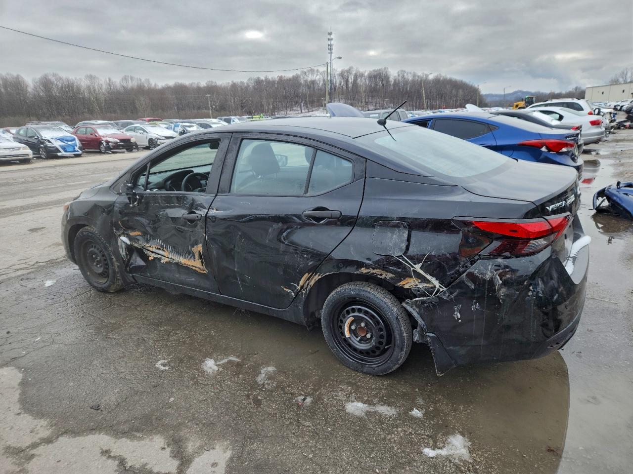 2021 NISSAN VERSA S photo 2