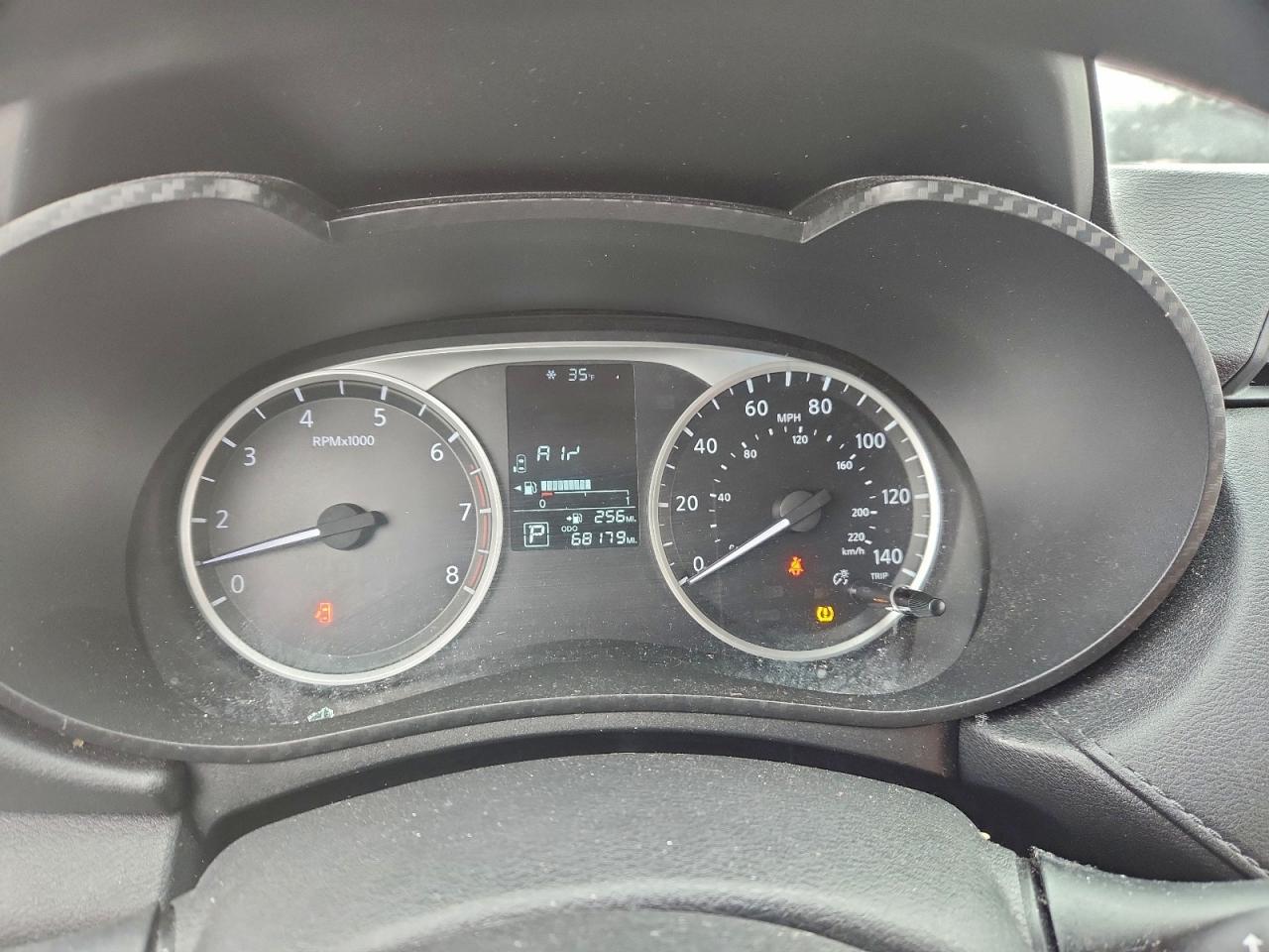 2021 NISSAN VERSA S photo 9