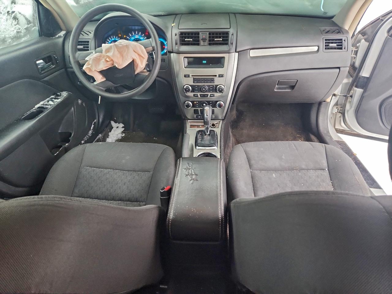 2011 FORD FUSION SE photo 15