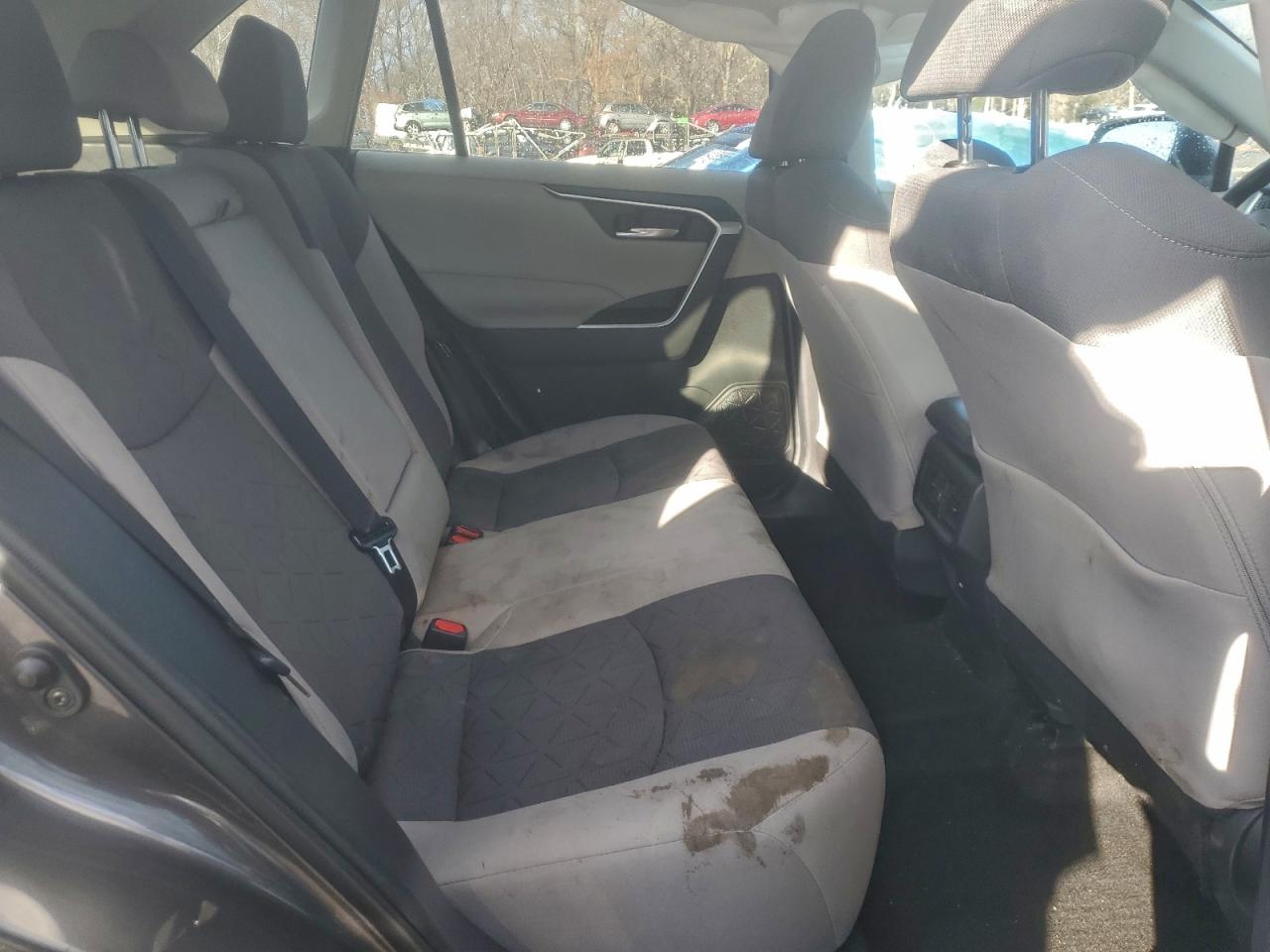2021 TOYOTA RAV4 XLE photo 11