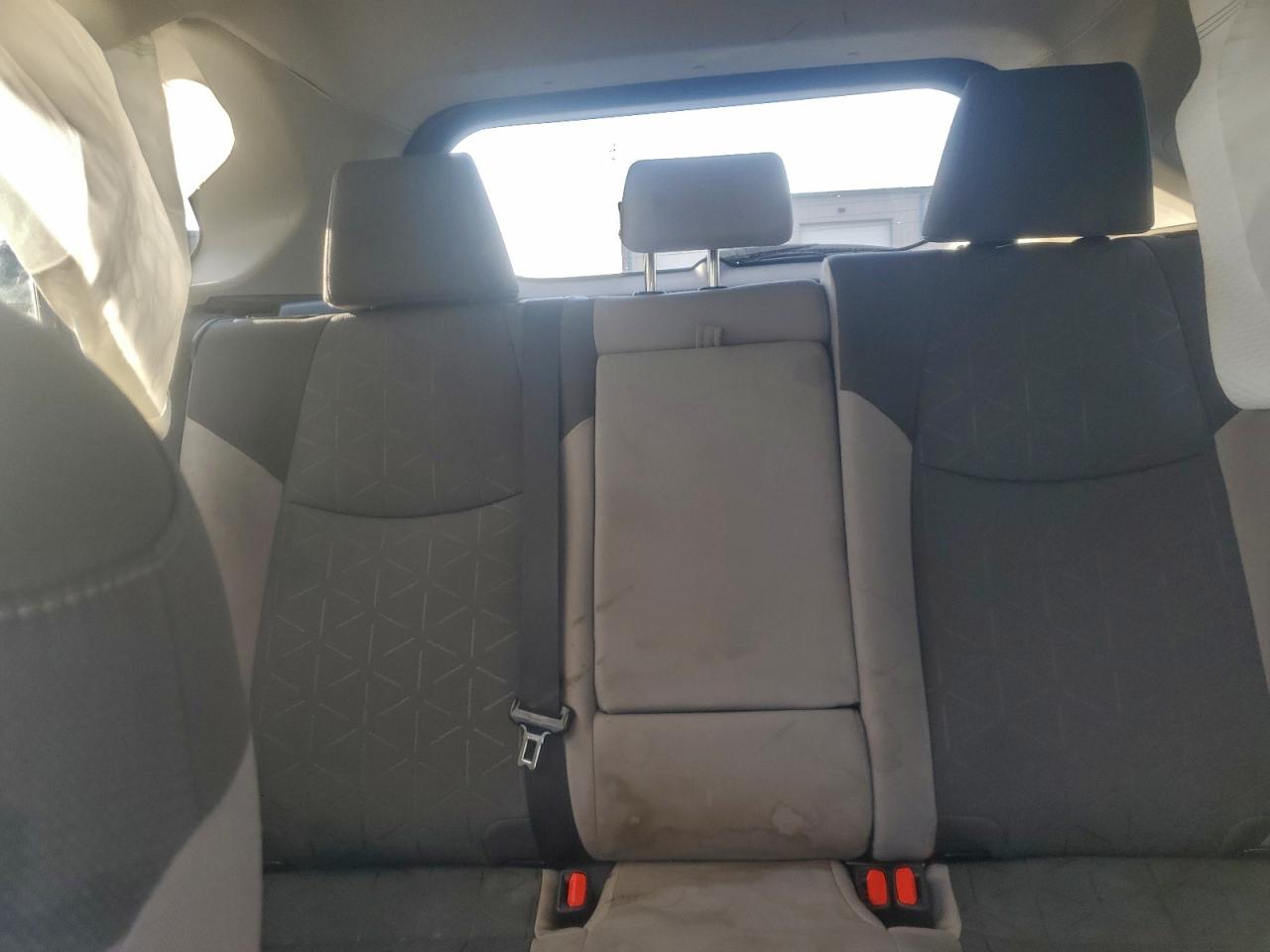 2021 TOYOTA RAV4 XLE photo 10