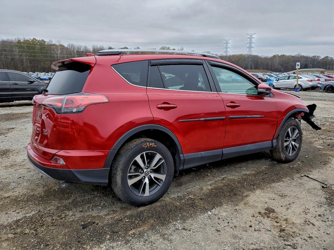 2017 TOYOTA RAV4 XLE photo 3