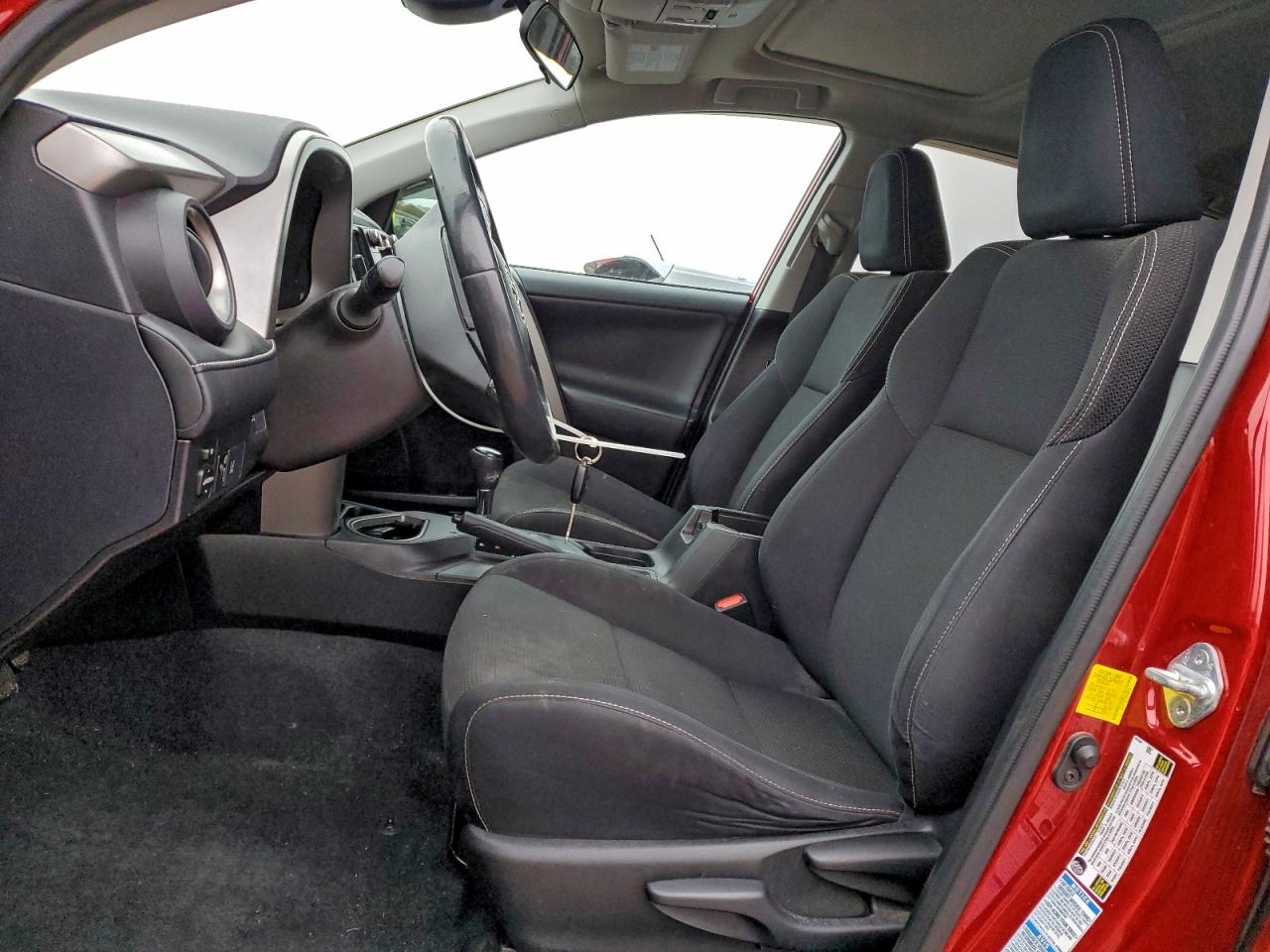 2017 TOYOTA RAV4 XLE photo 7