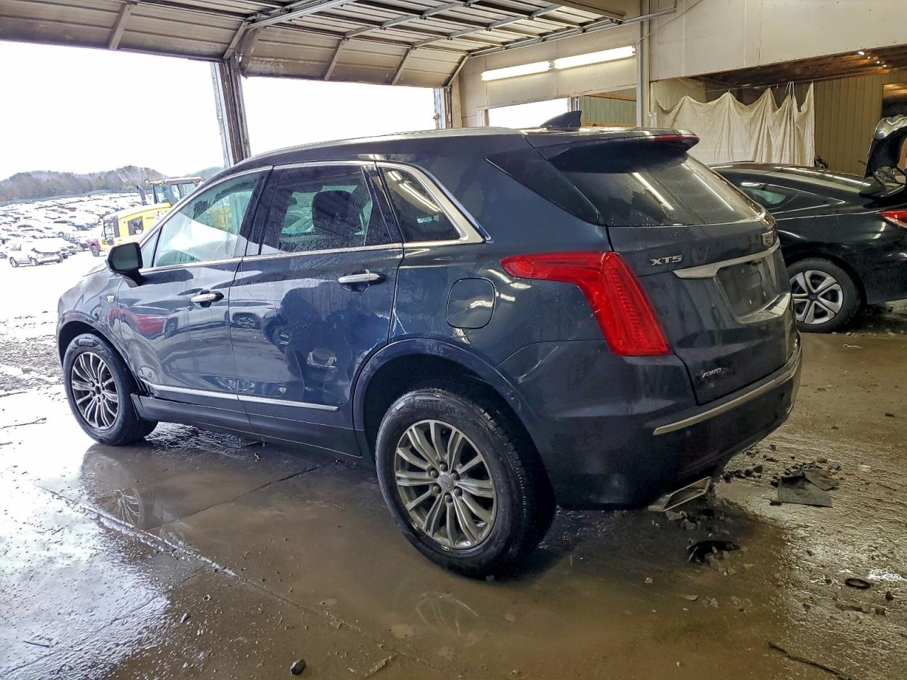 2018 CADILLAC XT5 photo 2
