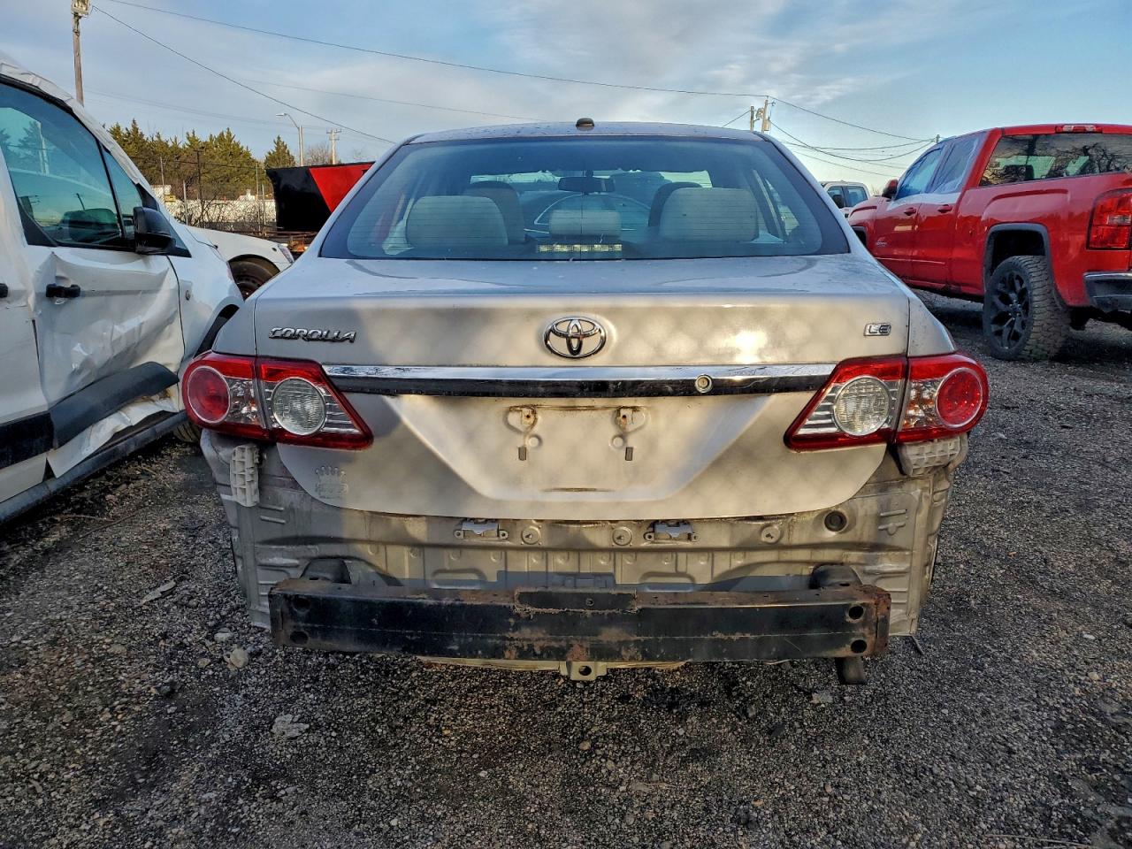 2011 TOYOTA COROLLA photo 6