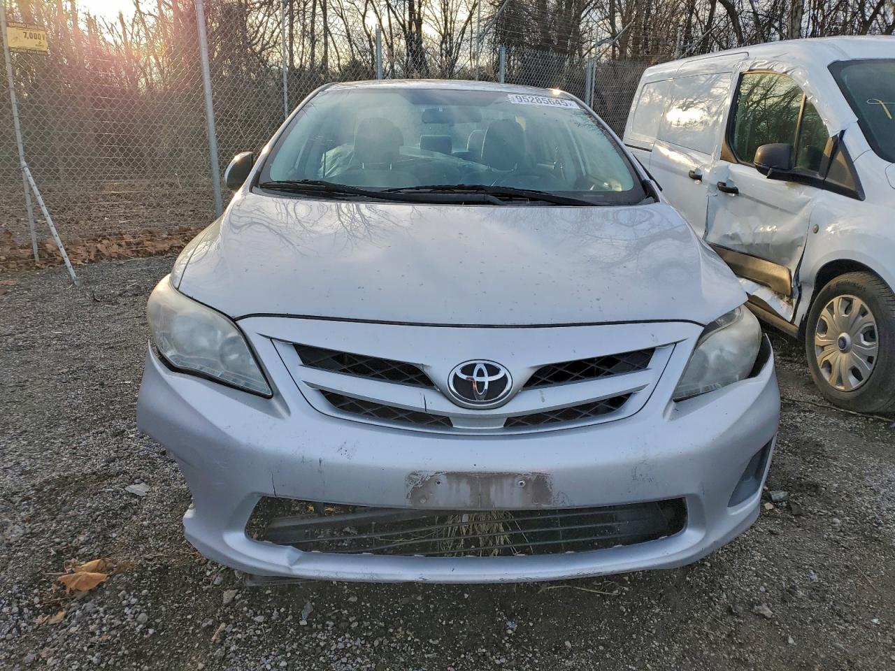 2011 TOYOTA COROLLA photo 5