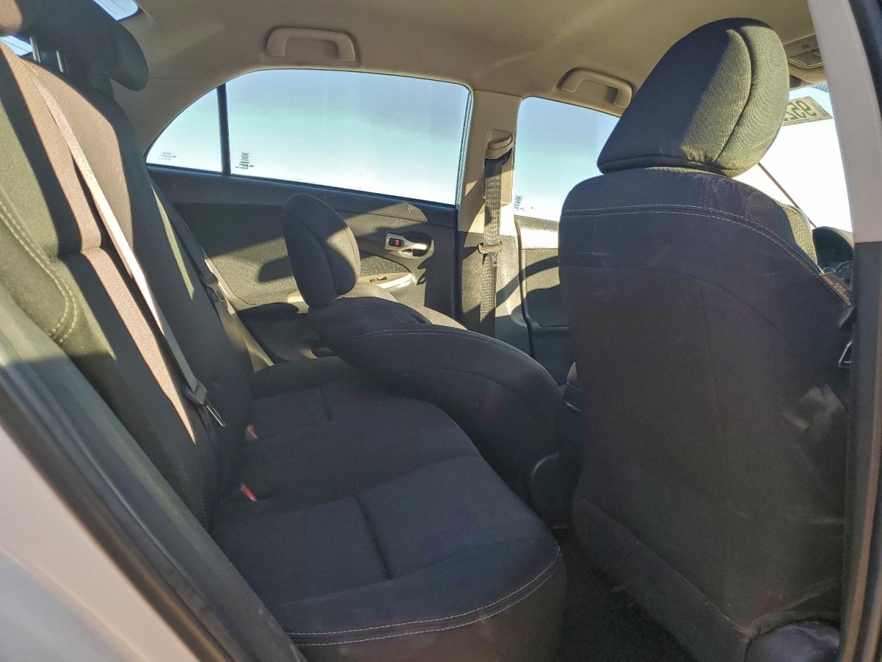 2013 TOYOTA COROLLA BASE photo 28