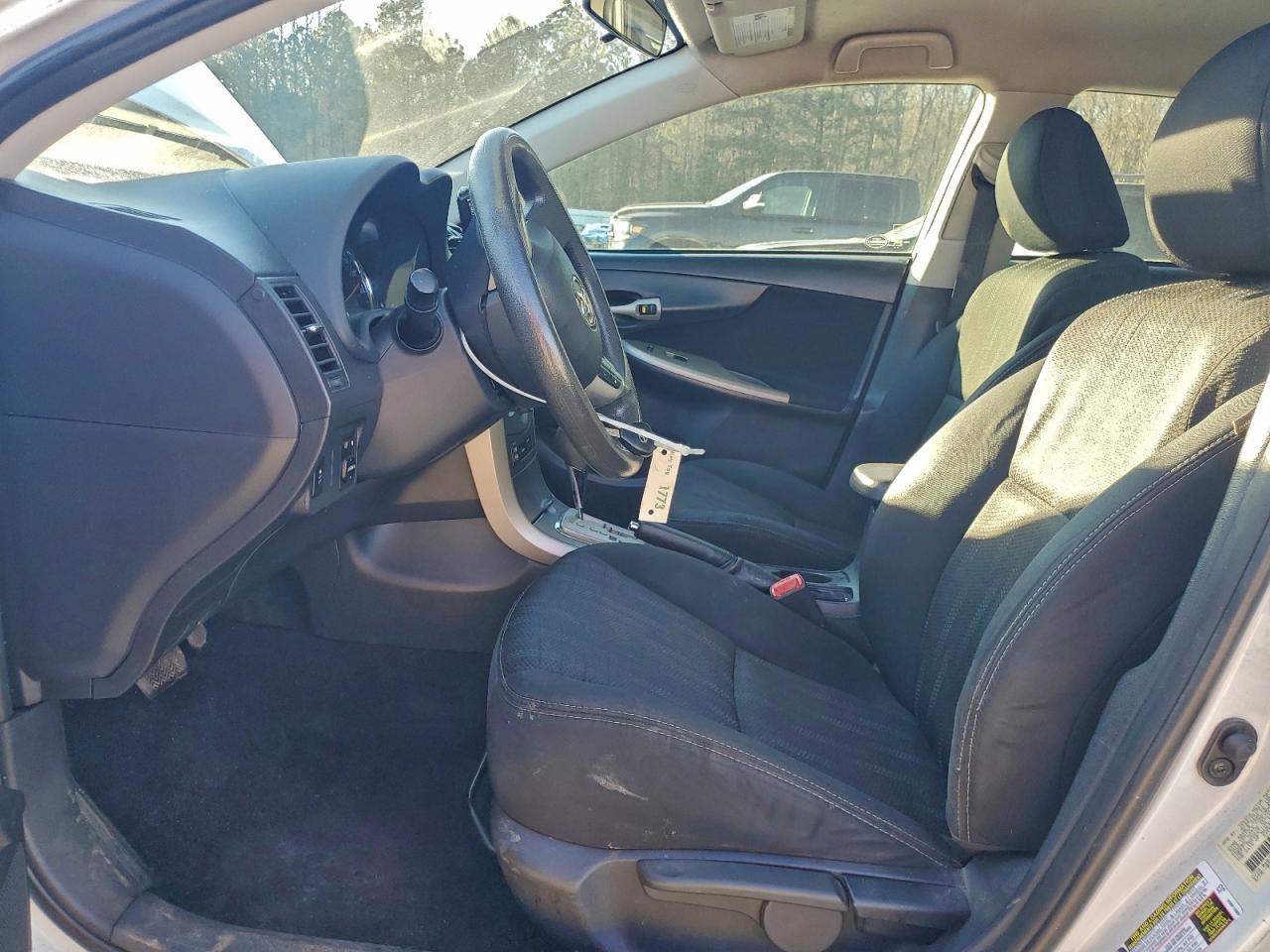 2013 TOYOTA COROLLA BASE photo 19