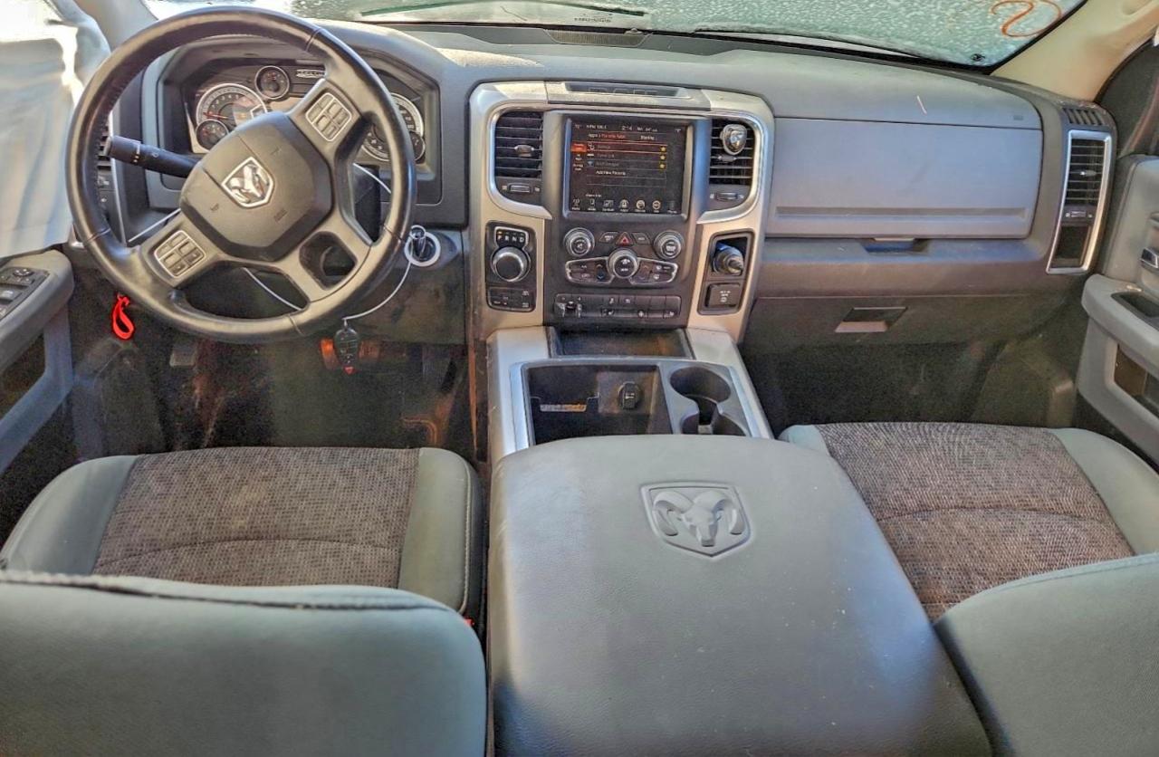 2015 RAM 1500 SLT photo 22