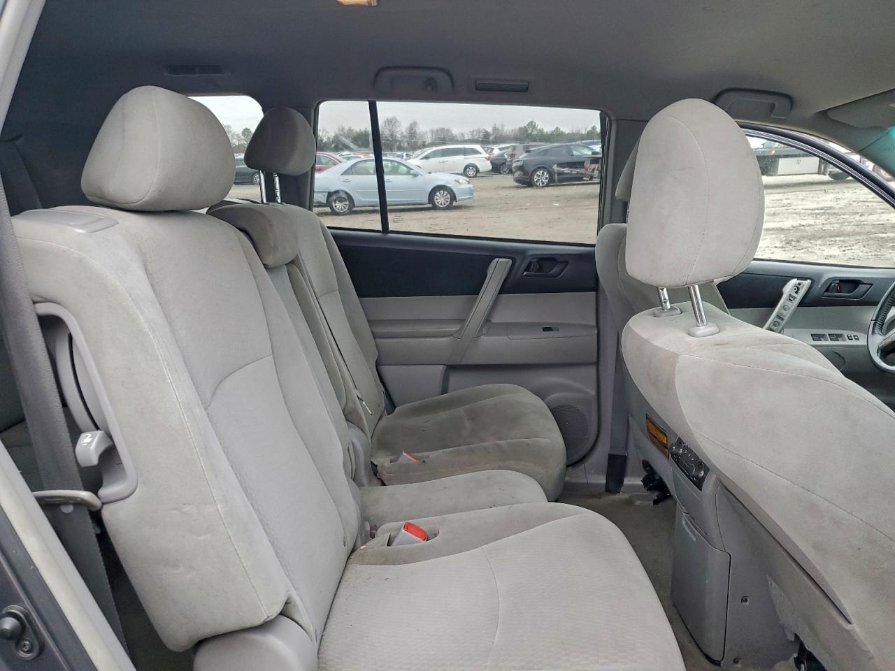 2010 TOYOTA HIGHLANDER photo 21