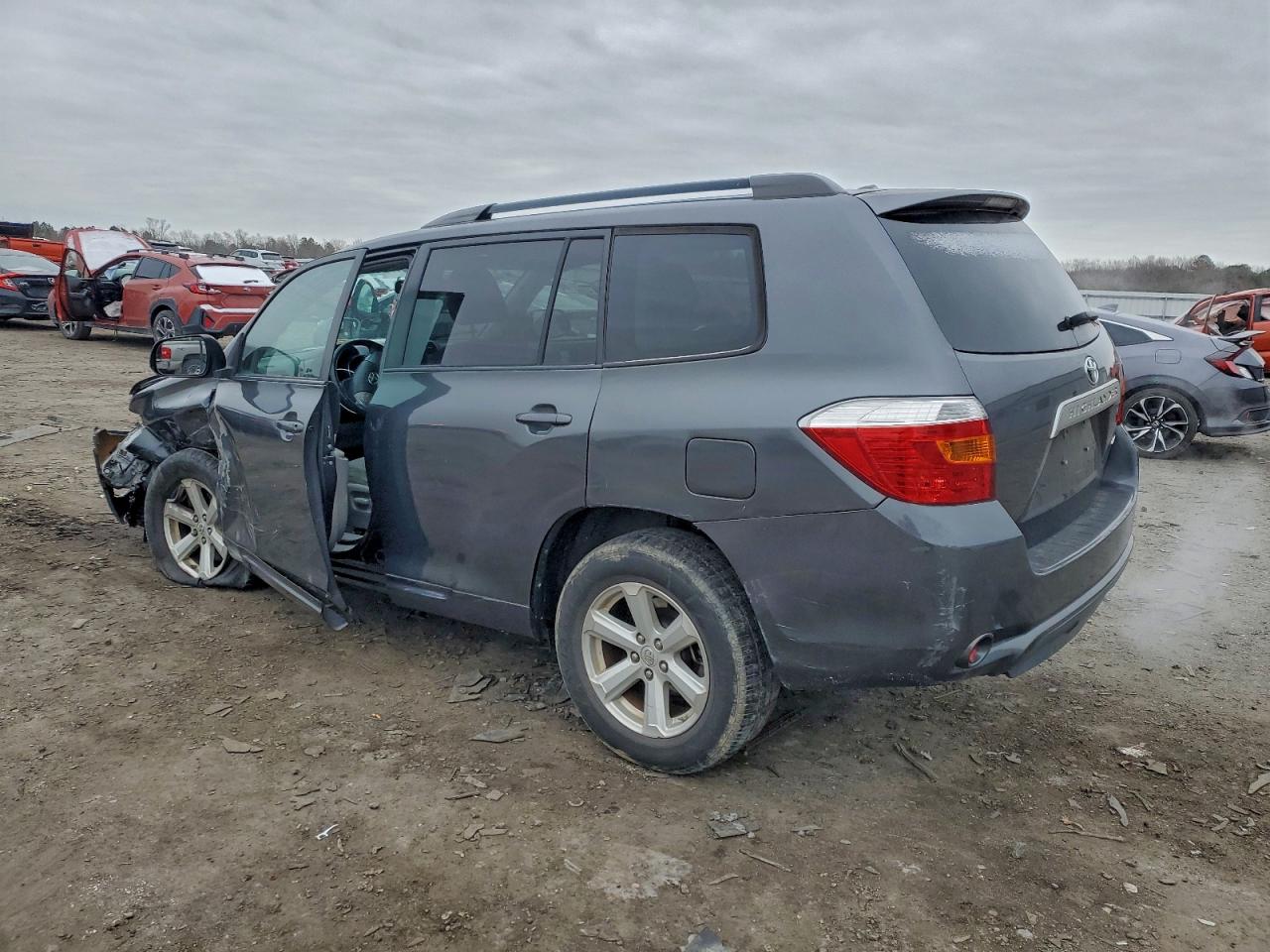 2010 TOYOTA HIGHLANDER photo 3