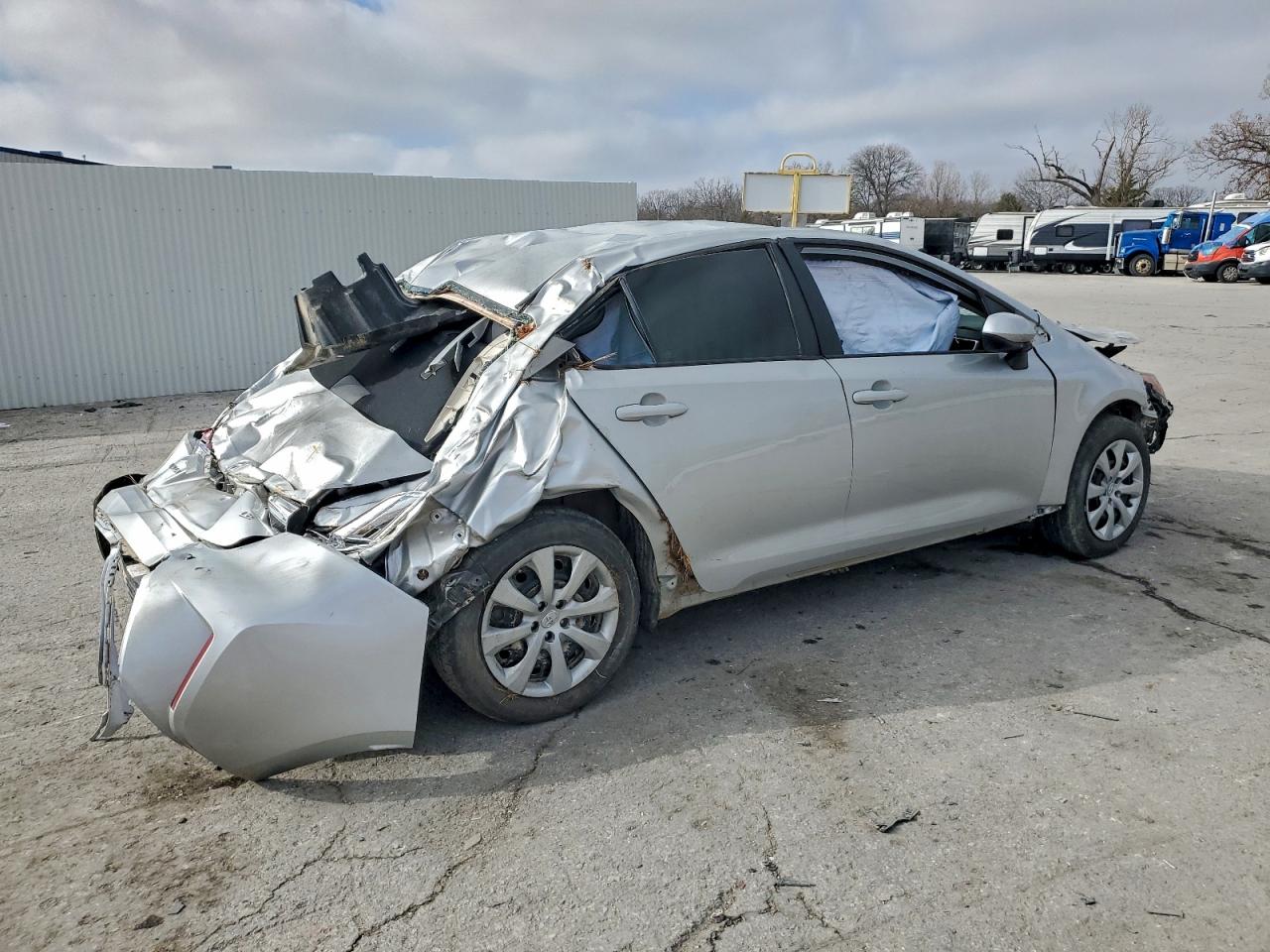 2022 TOYOTA COROLLA LE photo 3