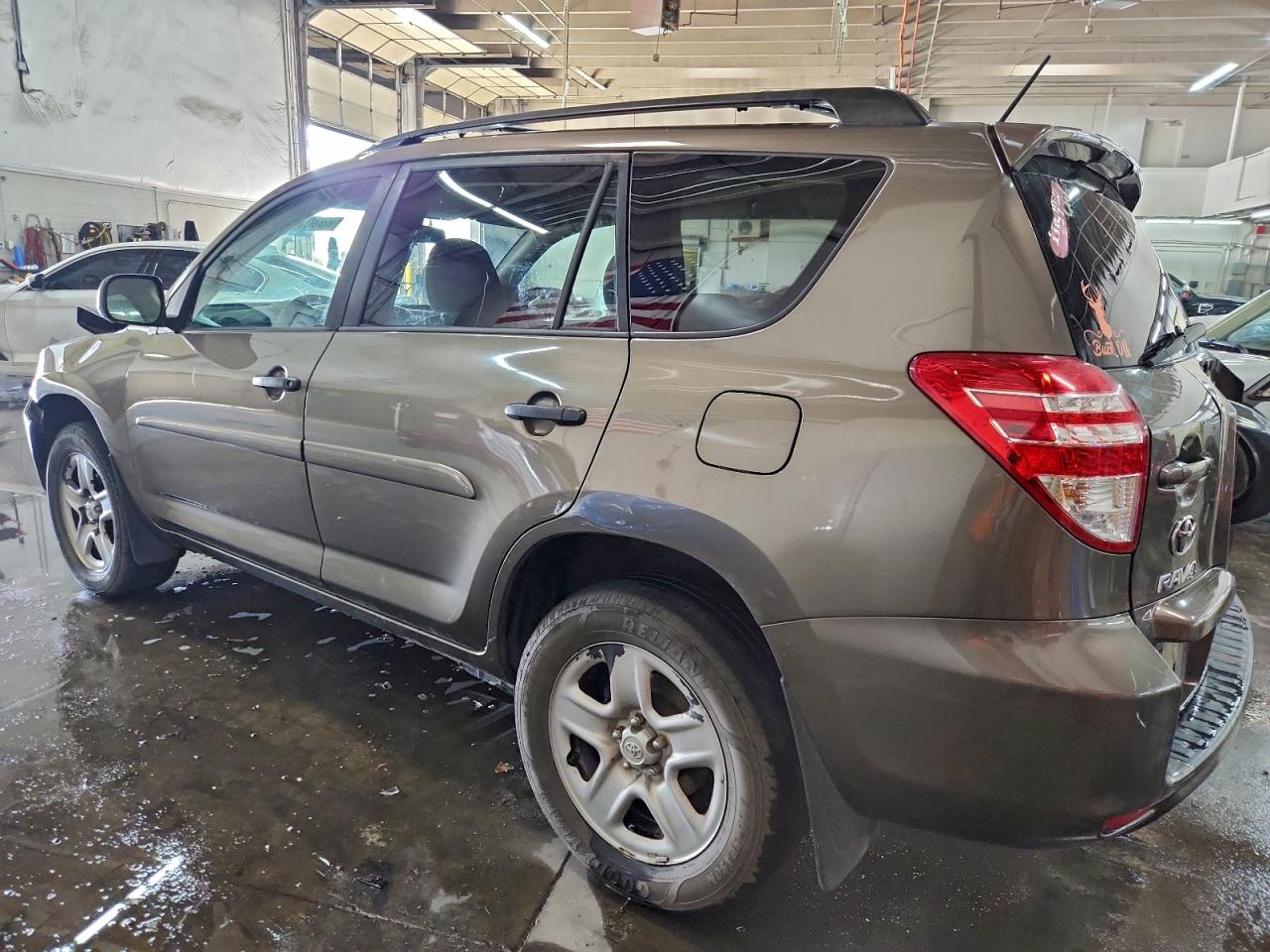 2011 TOYOTA RAV4 BASE photo 2