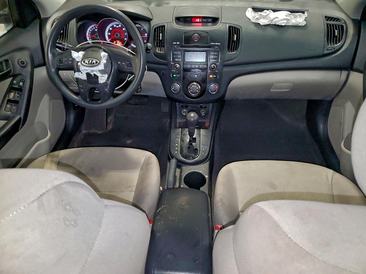 2010 KIA FORTE EX photo 8