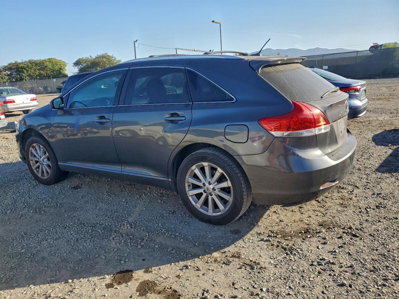 2009 TOYOTA VENZA photo 3