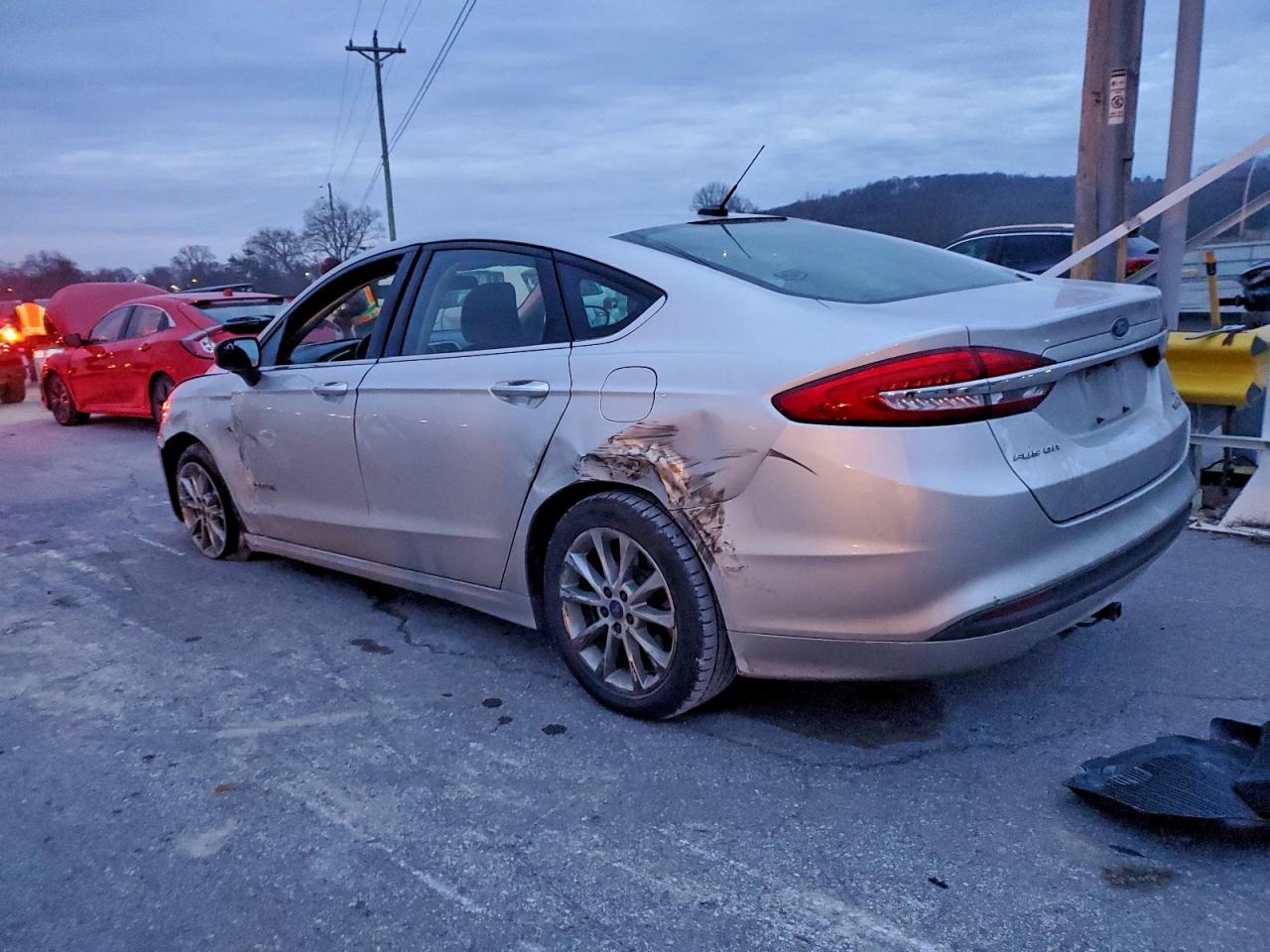 2017 FORD FUSION SE HYBRID photo 2
