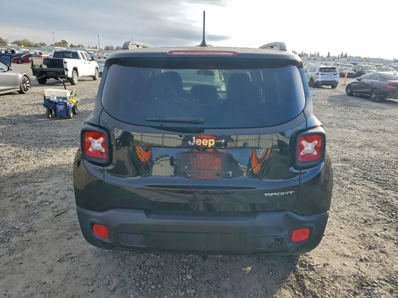 2017 JEEP RENEGADE SPORT photo 11