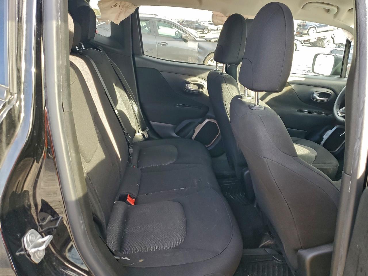 2017 JEEP RENEGADE SPORT photo 19
