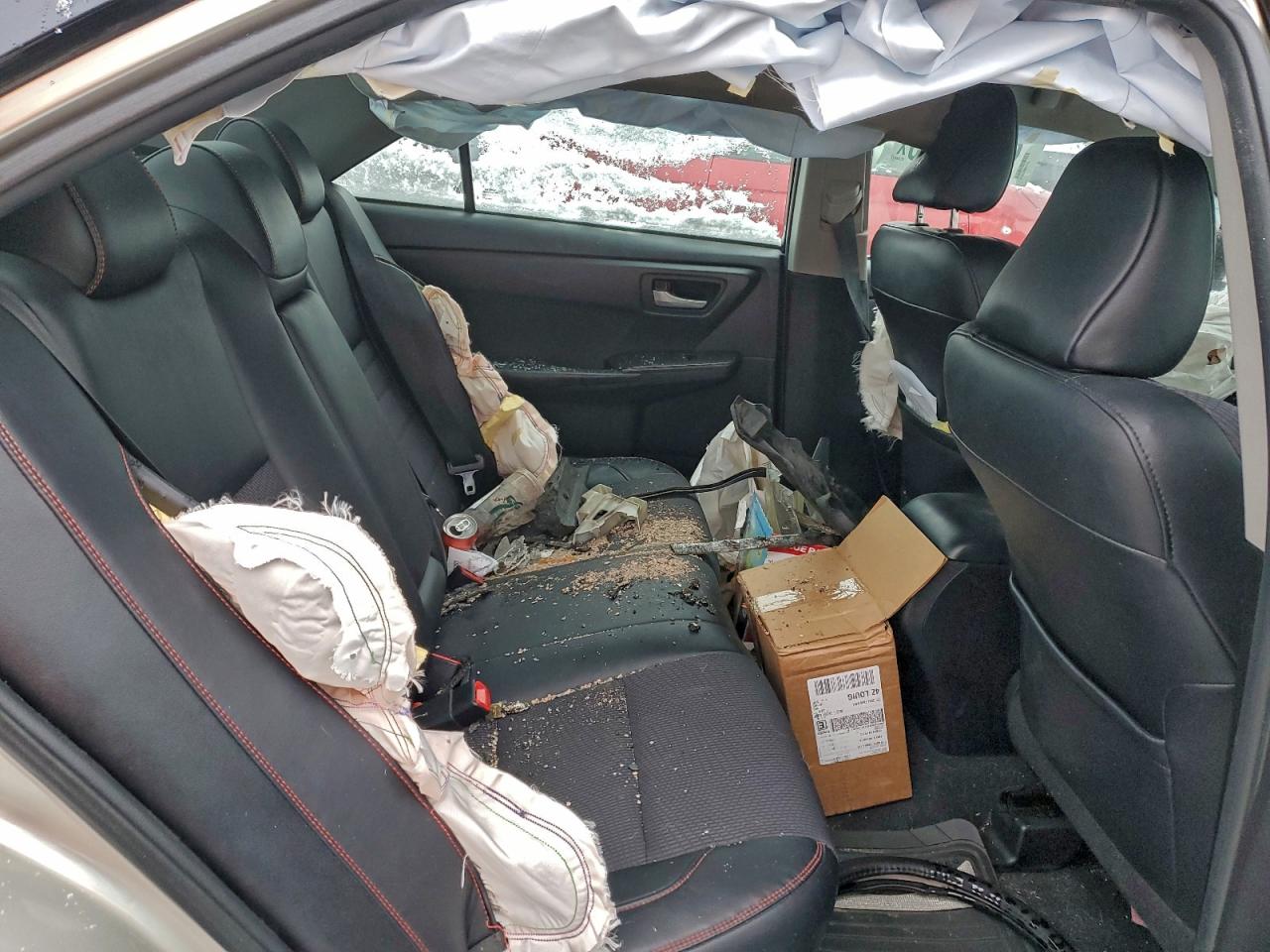 2016 TOYOTA CAMRY LE photo 10
