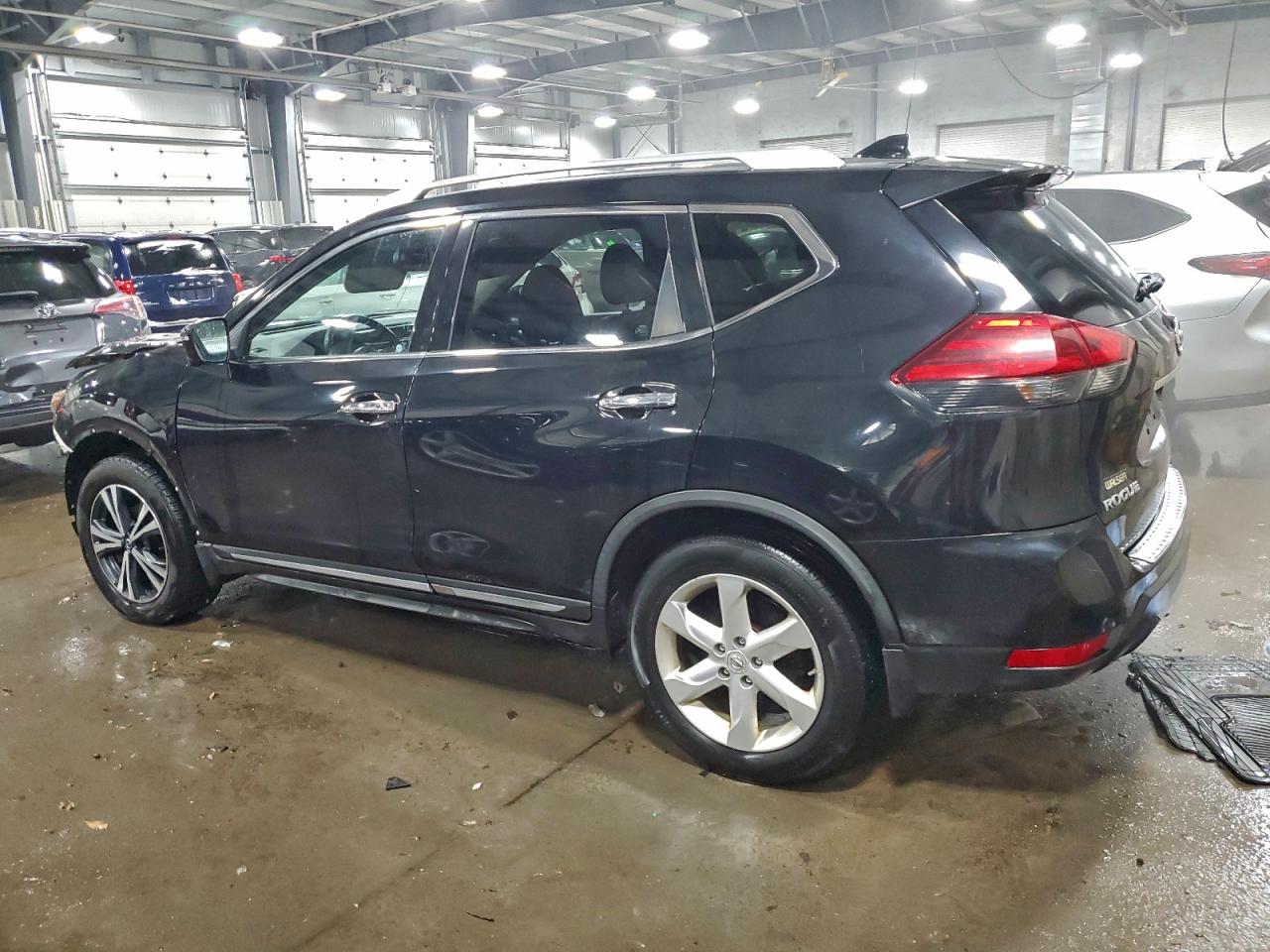 2017 NISSAN ROGUE SL photo 2