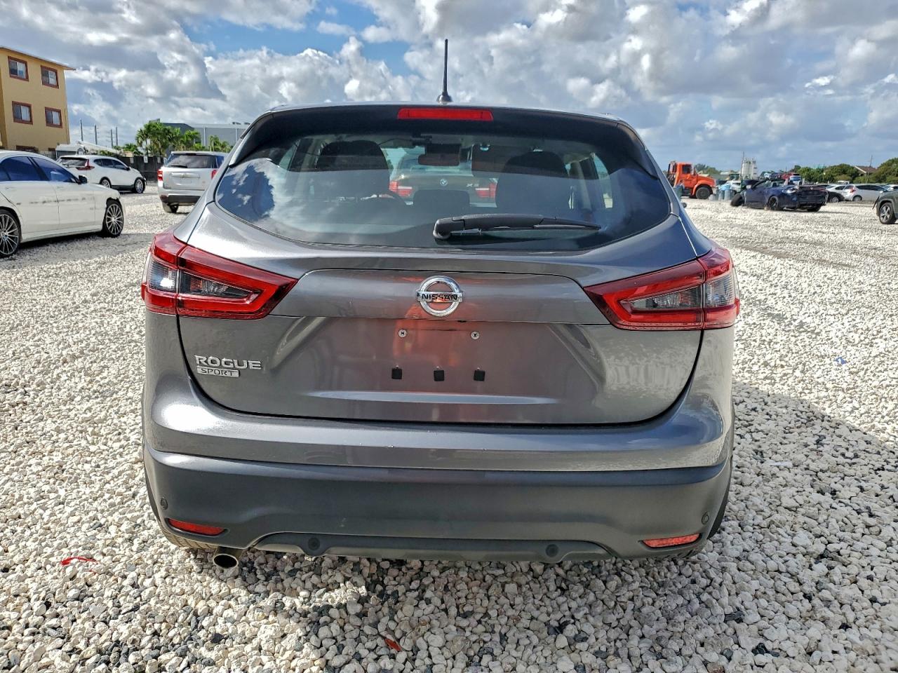 2020 NISSAN ROGUE SPORT S photo 11
