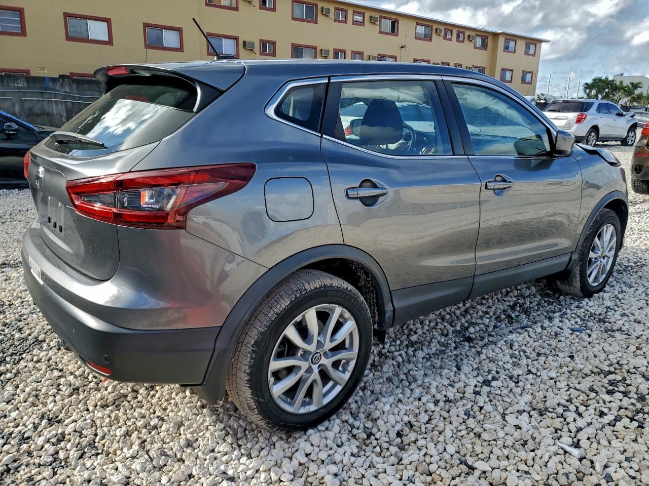 2020 NISSAN ROGUE SPORT S photo 5