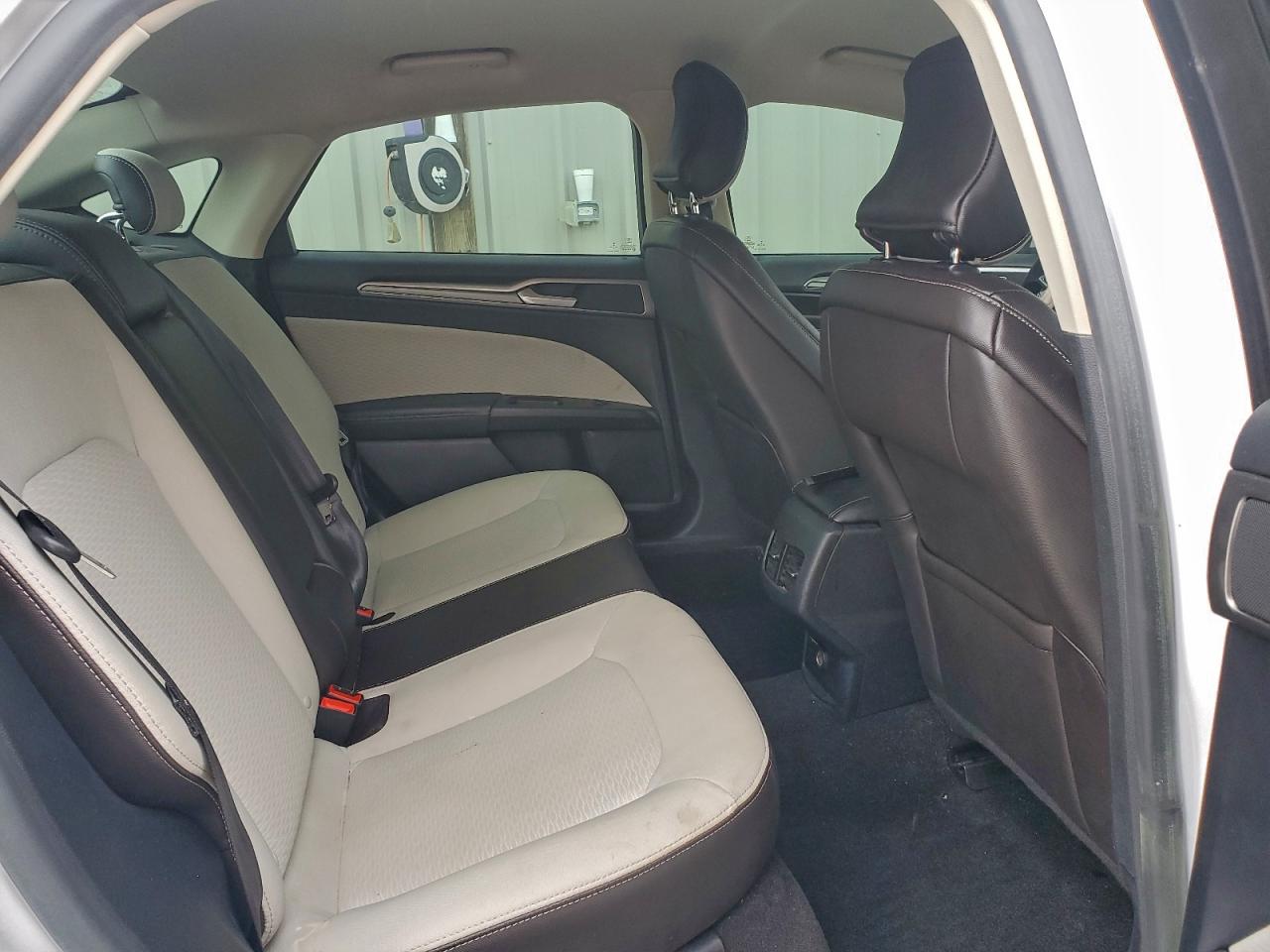 2019 FORD FUSION SE photo 19