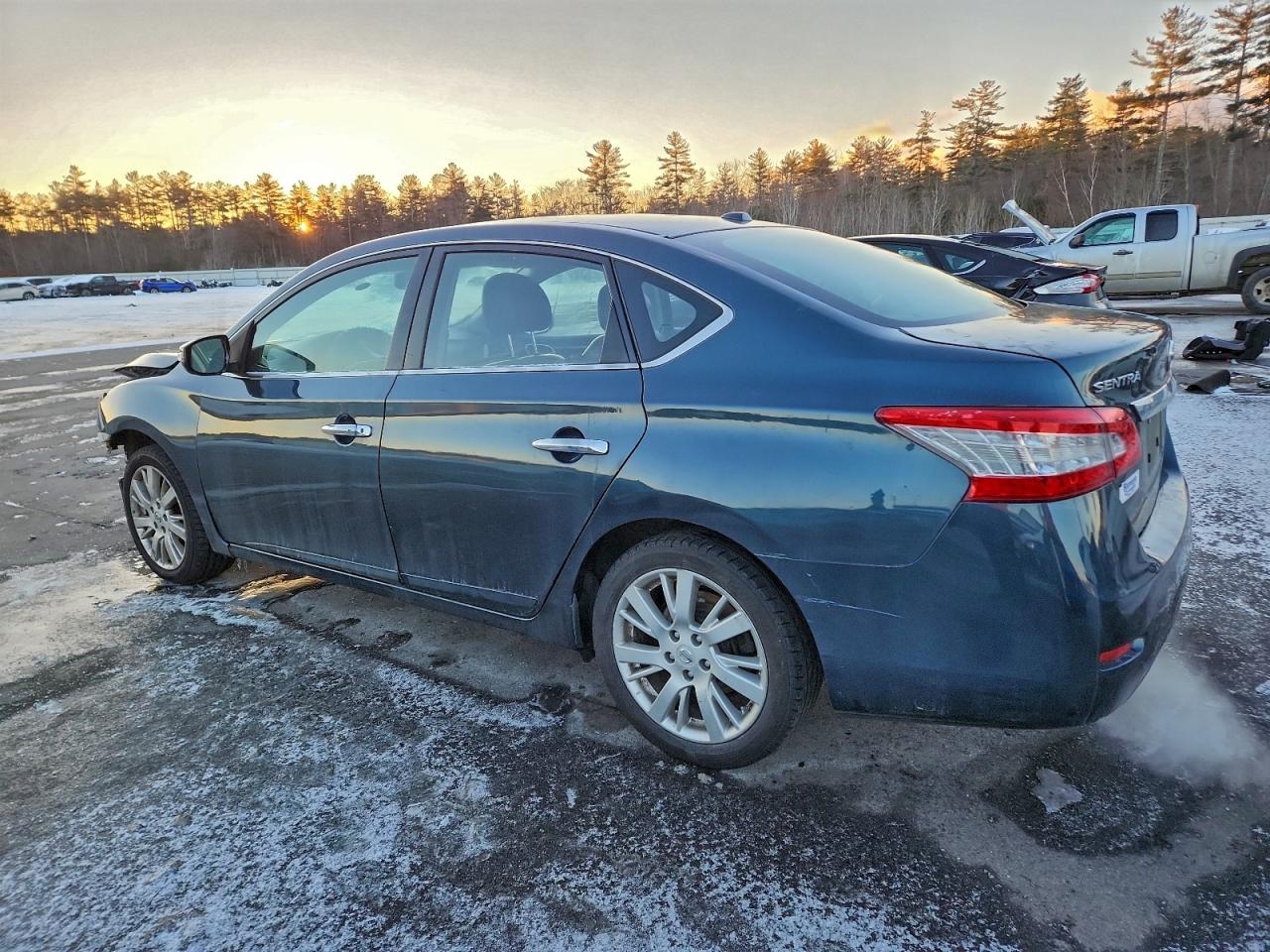 2015 NISSAN SENTRA S photo 4