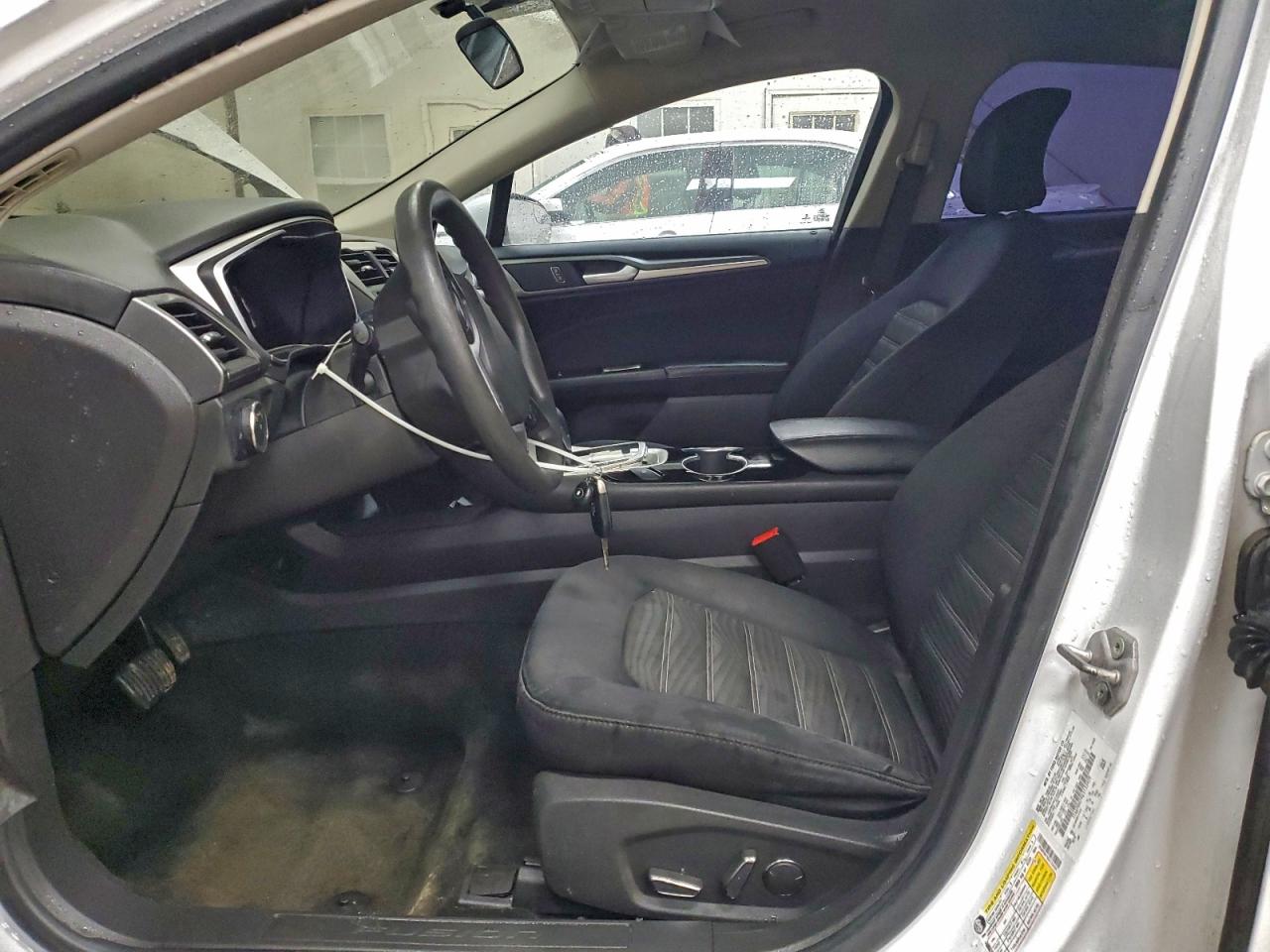 2016 FORD FUSION SE photo 13