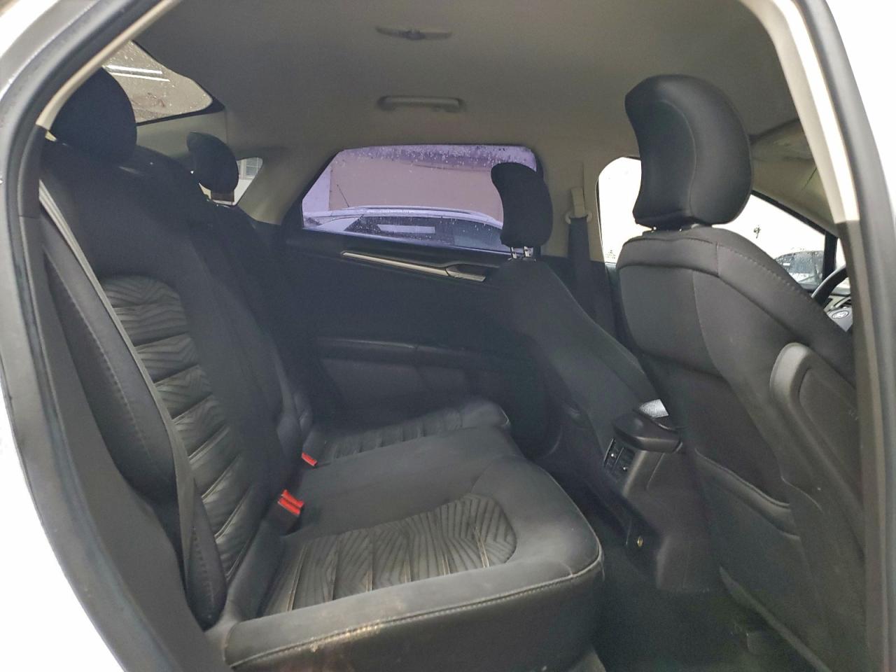 2016 FORD FUSION SE photo 19
