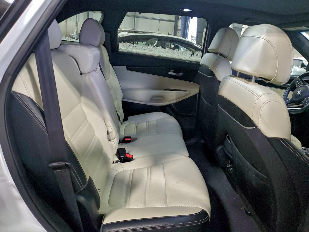 2017 KIA SORENTO SX photo 21