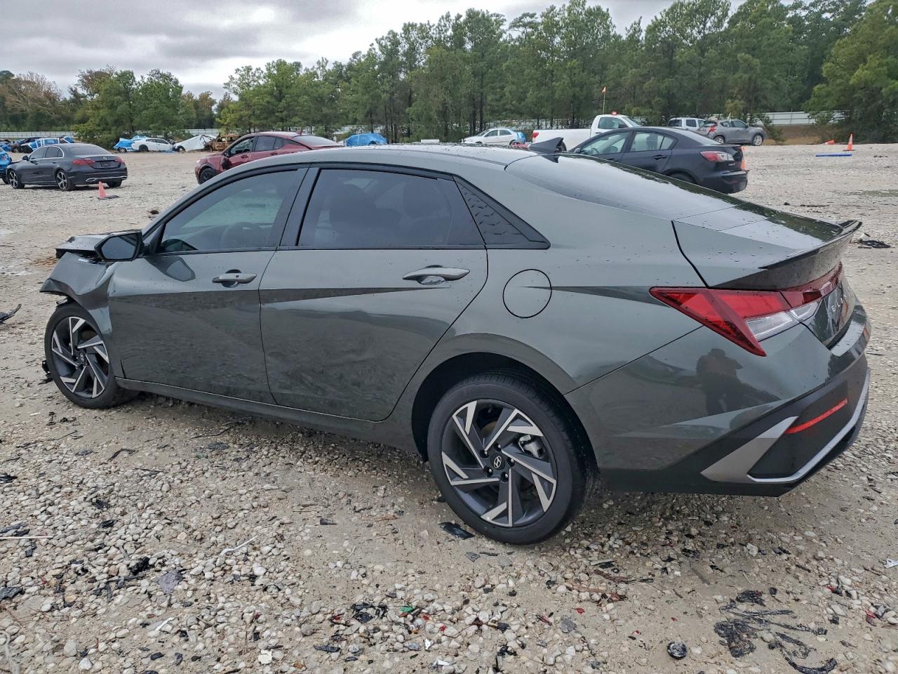 2025 HYUNDAI ELANTRA SEL SPORT photo 2