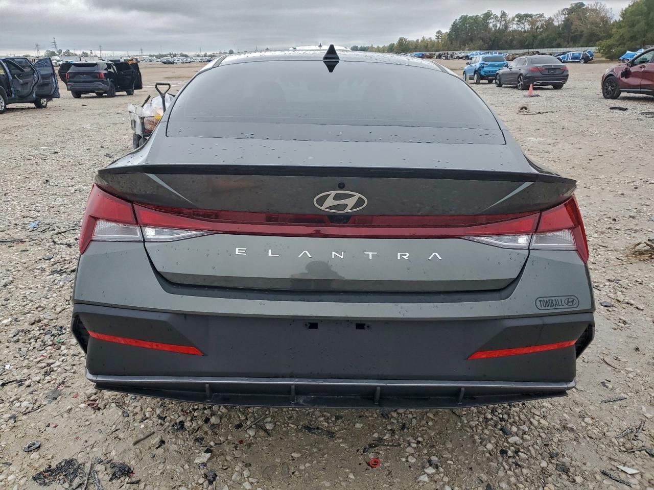 2025 HYUNDAI ELANTRA SEL SPORT photo 6