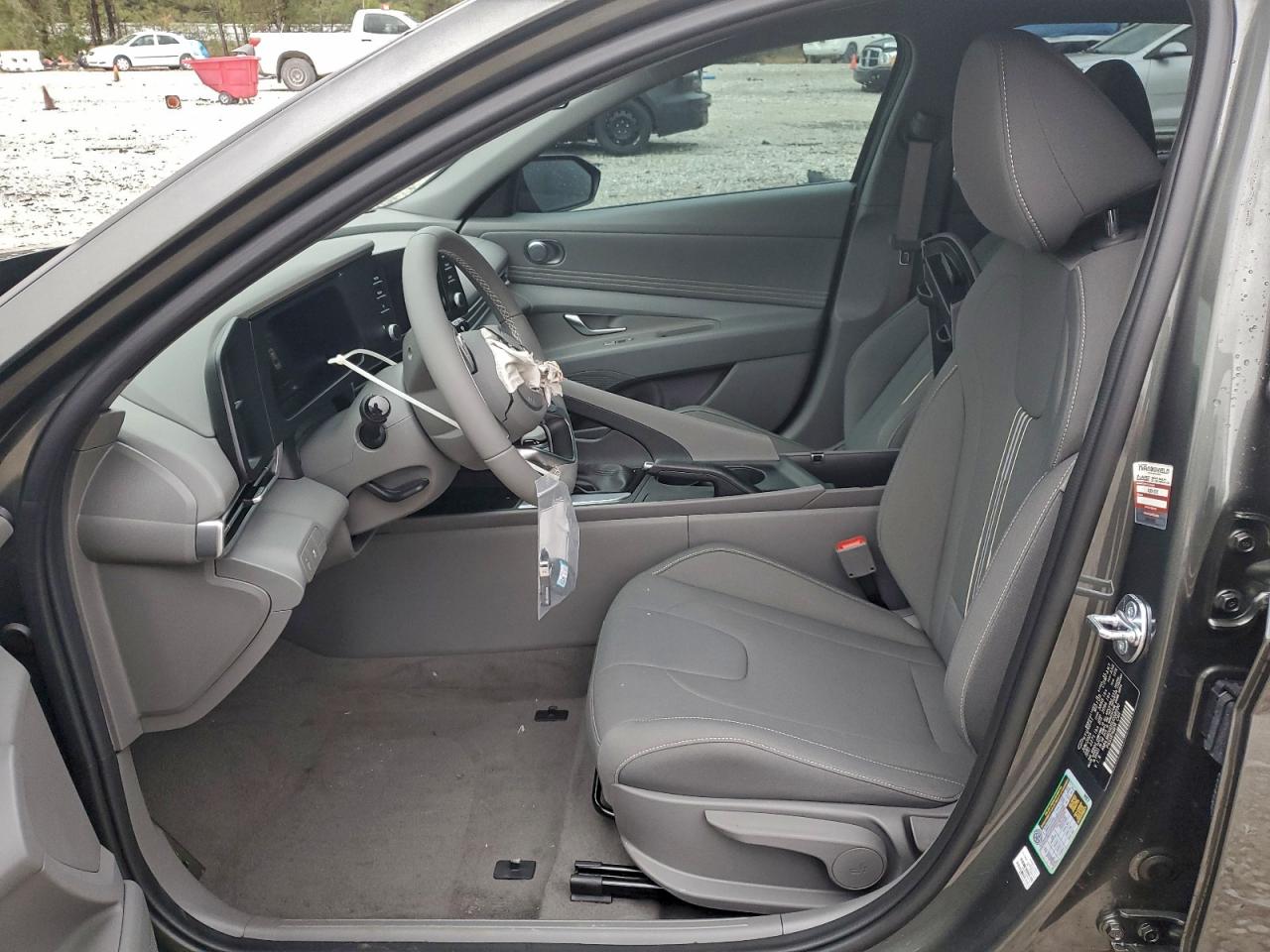 2025 HYUNDAI ELANTRA SEL SPORT photo 7